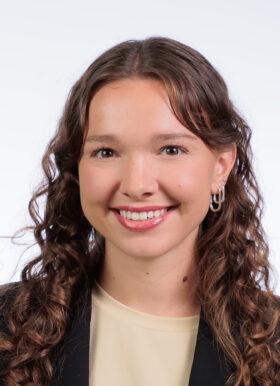 Portrait of Samantha Evanoff
